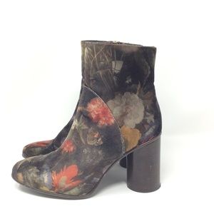 Sheridan-Mia Vera Gomma Velvet Floral Boots